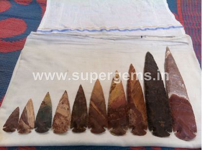 Picture of All size arrowheads