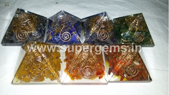 Picture of 7 chakra 50 mm orgone pyramid set