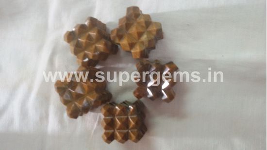 Picture of tiger eye 54 pyramid