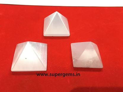 Picture of selenite pyramid