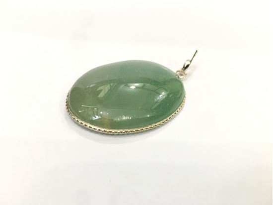 Picture of green aventurine oval shape pendant